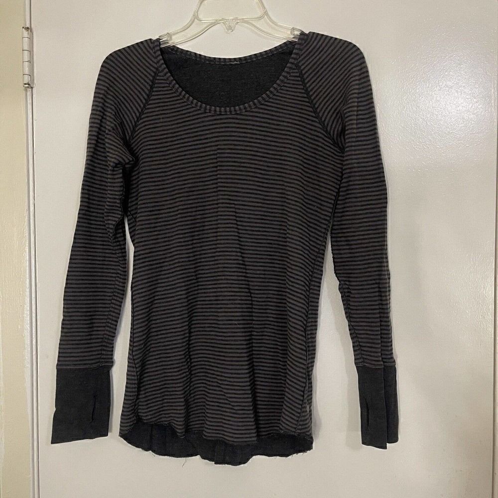 LULULEMON gray stripe long sleeve thermal shirt size 4